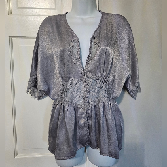 Tops - Elegant Silver Lace Kimono Top
